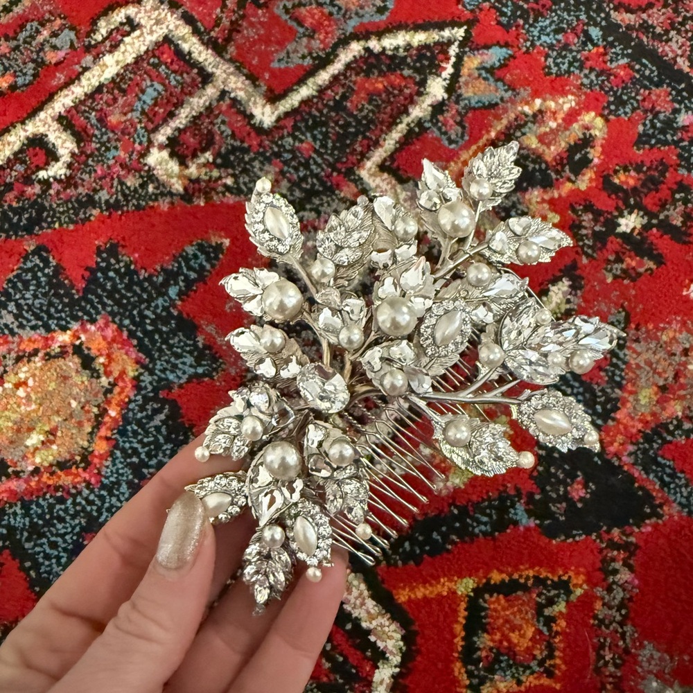 THOMAS KNOELL DESIGNS - Barrymore Hair Comb Elegant Silver Hair Comb with Pearls